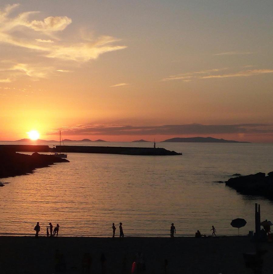 Grazioso Attico Vicino Alla Spiaggia E Al Centro Castelsardo Kültér fotó