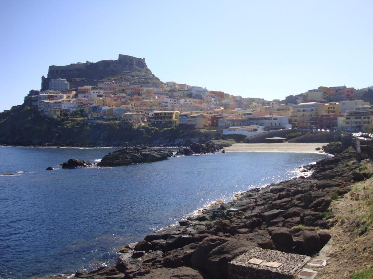 Grazioso Attico Vicino Alla Spiaggia E Al Centro Castelsardo Kültér fotó